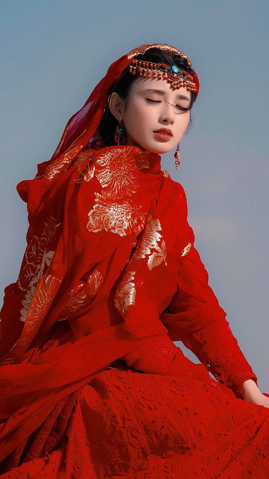 Tin tức giải trí - Vẻ đẹp đầy rung động của 'hồng y mỹ nữ' Đông Cung gây náo loạn màn ảnh Hoa ngữ (Hình 13).
