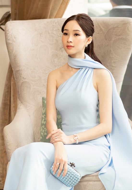 Tin tức giải trí - Hình ảnh mới nhất thể hiện 'nhan sắc mặn mà' của hoa hậu Đặng Thu Thảo (Hình 4).
