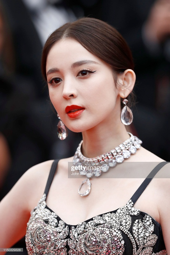 Tin tức giải trí - Cannes 2019 vắng mặt Phạm Băng Băng nhưng loạt mỹ nhân Hoa ngữ này vẫn khiến fan nức lòng (Hình 8).