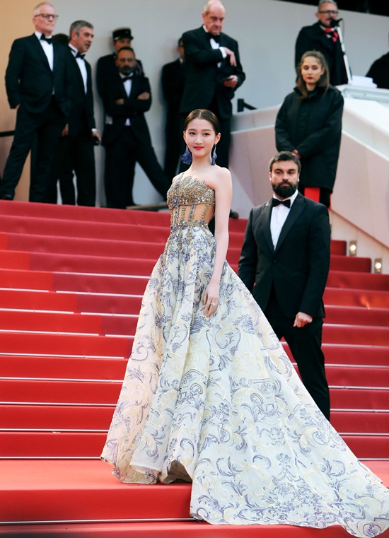 Tin tức giải trí - Cannes 2019 vắng mặt Phạm Băng Băng nhưng loạt mỹ nhân Hoa ngữ này vẫn khiến fan nức lòng (Hình 12).