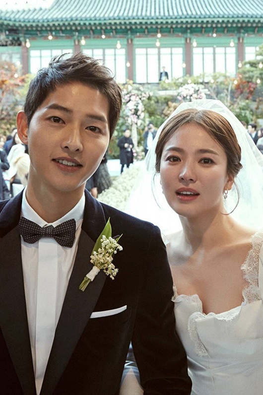 Giải trí - Song Joong Ki - Song Hye Kyo tiều tụy vì hôn nhân tan vỡ, quyết định chia tay từ đầu năm