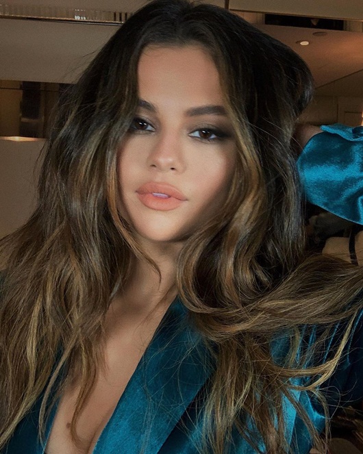 Entertainment news - A series of photos of Selena Gomez taking out the trash were 'dug up', her stunning beauty made people devastated (Picture 7).