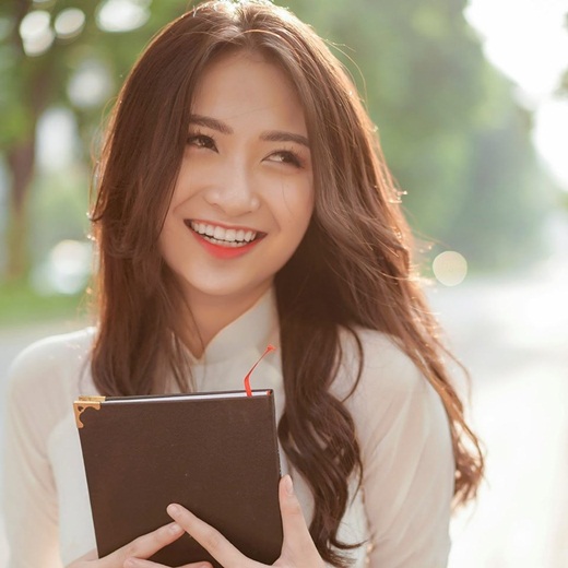 Tin tức giải trí - Thí sinh Hoa hậu Việt Nam 2020 có 'profile không phải dạng vừa': Từng làm ở VTV, đóng 'Về nhà đi con' (Hình 4).