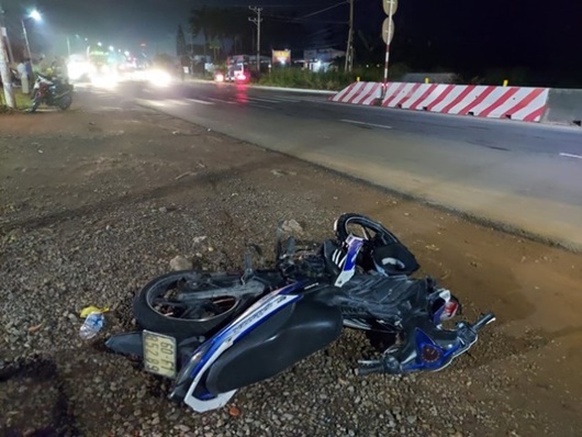 Tin trong nước - Tin tai nạn giao thông mới nhất ngày 7/9/2020: Hai thanh niên tử vong vì tông xe vào gốc cây với tốc độ cao