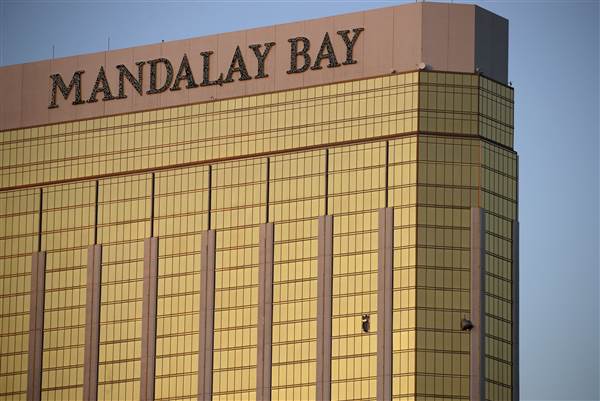 Tin thế giới - Tìm hiểu nguyên nhân kẻ xả súng tại Las Vegas tấn công từ tầng 32 (Hình 2).