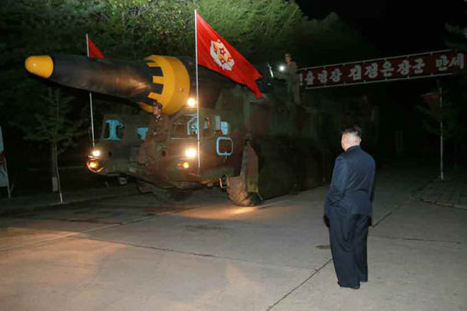 Tin thế giới - Kim Jong-un ăn mừng vụ thử tên lửa ‘hạt nhân’ thành công nhất từ trước tới nay (Hình 3).