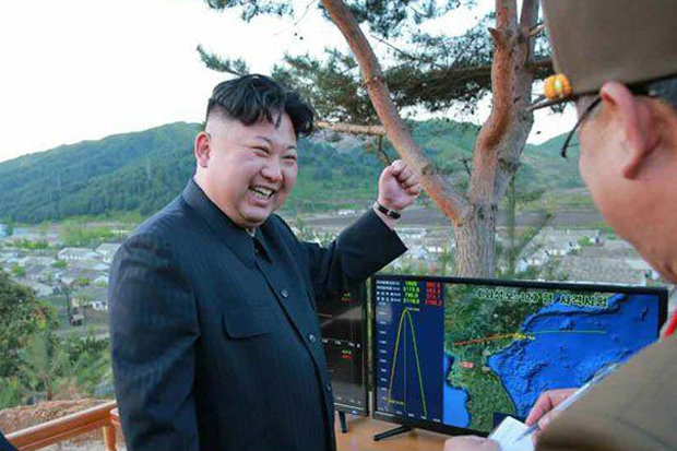 Tin thế giới - Kim Jong-un ăn mừng vụ thử tên lửa ‘hạt nhân’ thành công nhất từ trước tới nay