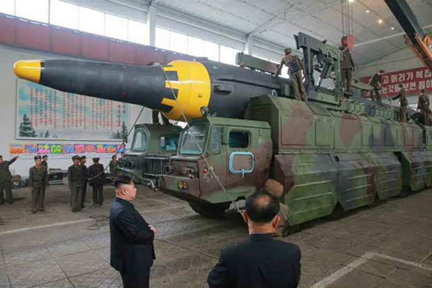 Tin thế giới - Kim Jong-un ăn mừng vụ thử tên lửa ‘hạt nhân’ thành công nhất từ trước tới nay (Hình 8).