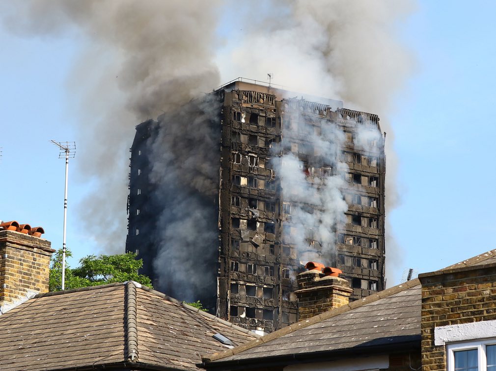 Tin thế giới - Tháp chung cư bốc cháy ở London do nổ tủ lạnh, ít nhất 6 người chết, 70 người bị thương (Hình 5).