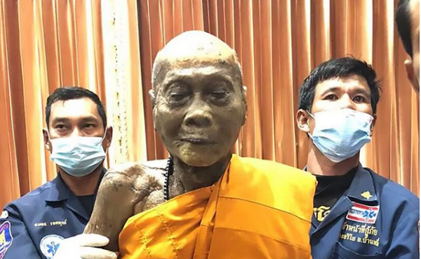 Tin thế giới - Thi thể nhà sư Thái Lan “mỉm cười” sau 2 tháng qua đời
