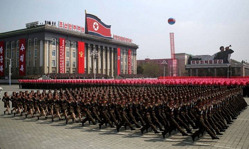 Tin thế giới - Triều Tiên duyệt binh quy mô lớn kỷ niệm 70 năm thành lập quân đội