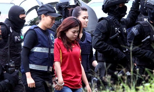 Tin thế giới - Sáng nay (16/8), Đoàn Thị Hương mặc áo chống đạn đến phiên tuyên án (Hình 2).