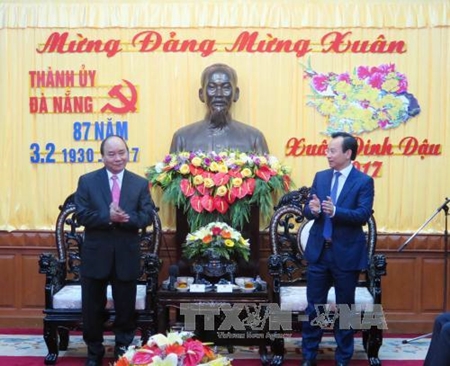 Tin trong nước - Thủ tướng chúc Tết Đảng bộ, chính quyền và nhân dân Đà Nẵng