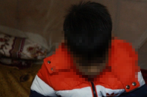 Tin tức - Hà Nội: Bé trai 9 tuổi nghi bị bố đẻ dùng dây điện bạo hành dã man (Hình 2).
