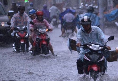 Tin trong nước - Dự báo thời tiết ngày 26/5: Nam Bộ mưa dông, đề phòng tố lốc, mưa đá