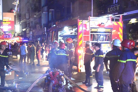 Tin trong nước - Cháy lớn ở khu phố Tây, du khách nước ngoài hốt hoảng tháo chạy