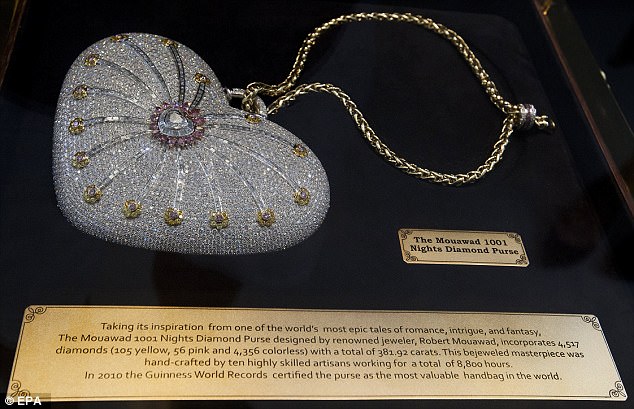 Tin tức - Giới siêu giàu chi hơn 86 tỷ đồng cho chiếc túi xách kim cương đắt nhất thế giới (Hình 2).
