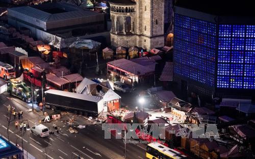 Tin thế giới - Vụ khủng bố Berlin: Cảnh sát truy lùng nghi phạm Tunisia