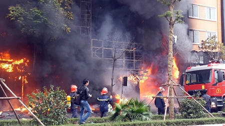 Tin trong nước - 10 vụ cháy nổ kinh hoàng trong năm 2016 (Hình 8).