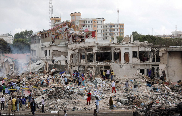 Tin tức - Hiện trường vụ đánh bom đẫm máu khiến 276 người thiệt mạng ở Somalia (Hình 3).