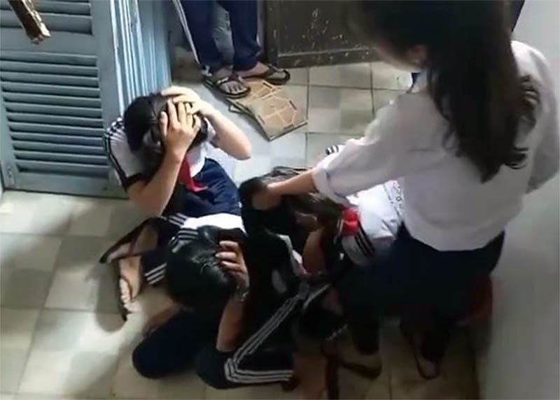 Tin tức - Tin tức mới nhất vụ 2 nữ sinh lớp 9 đánh bạn ở Kiên Giang