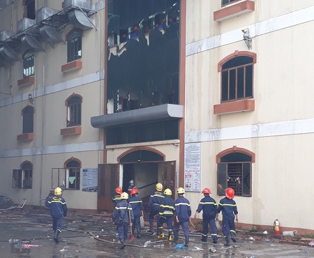 Tin trong nước - Tòa nhà 5 tầng ở Cần Thơ lại bốc cháy, cứu hỏa TP HCM xuống chi viện (Hình 3).