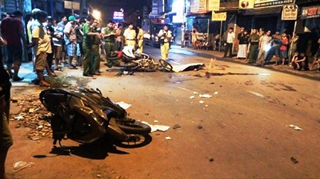 Tin trong nước - Tai nạn giao thông liên hoàn, 2 người chết, 4 người bị thương