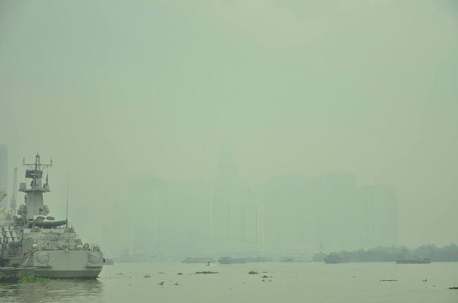 Tin trong nước - Sương mù dày đặc bao phủ Sài Gòn, người dân thích thú