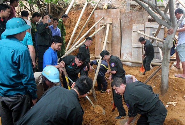 Tin tức - Sạt lở đất vùi lấp 4 người, 3 người chết ở Lào Cai