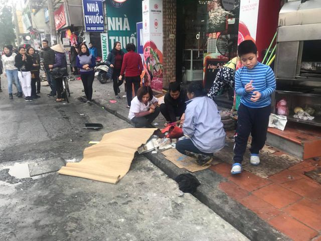 Tin tức - Xe Ford Escape 'điên' gây tai nạn kinh hoàng trên phố Hà Nội, 1 phụ nữ tử vong (Hình 2).