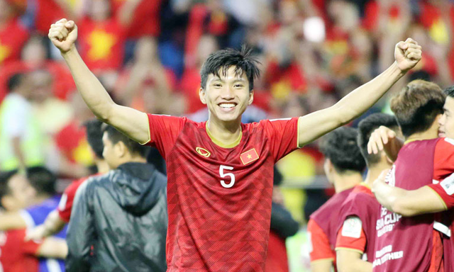 Tin tức - Quang Hải, Văn Hậu lọt top 5 cầu thủ U21 tỏa sáng ở Asian Cup 2019