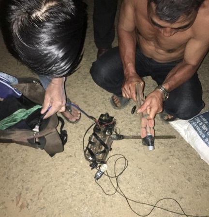 Tin trong nước - Quảng Nam: Dân vây bắt, đánh trọng thương 2 đối tượng mang súng điện đi trộm chó