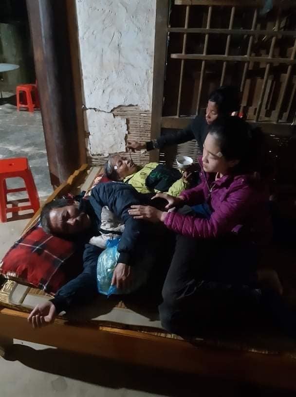 Tin trong nước - Vụ sạt lở ở Quảng Trị, 22 chiến sĩ gặp nạn: Mẹ già khóc ngất, lao vào dòng nước lũ tìm con