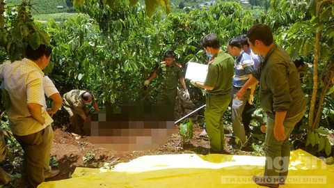 An ninh - Hình sự - Xét xử người phụ nữ chém chết 3 bà cháu rồi chôn xác trong vườn cà phê