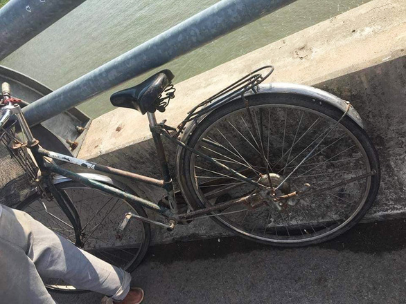 Tin trong nước - Vụ nữ sinh lớp 9 đạp xe lên cầu nhảy sông tự tử ở Thái Bình: Tìm thấy thi thể cách hiện trường 500m (Hình 2).