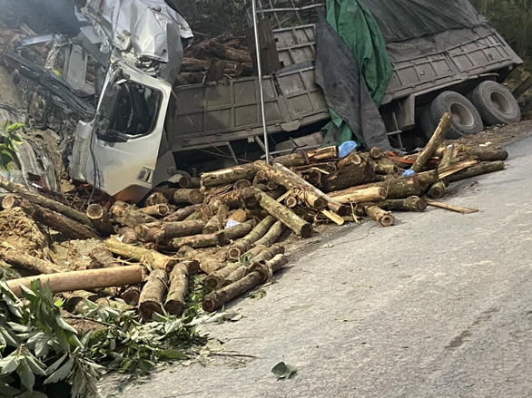 Tin trong nước - Hé lộ hiện trường vụ tai nạn thảm khốc ở Thanh Hóa, 7 người tử vong (Hình 5).