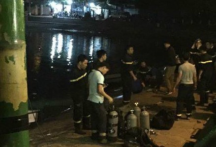 Tin tức - Hà Nội: Nghi án nhân viên quán bia thách nhau bơi qua hồ, 1 người thiệt mạng