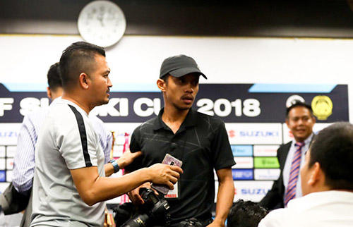Tin tức - Phóng viên Malaysia và Việt Nam gây gổ trong buổi họp báo trước trận chung kết AFF cup