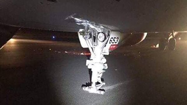 Tin tức - Tin tức thời sự 24h mới nhất ngày 3/12/2018: Tịch thu bằng lái 2 phi công vụ máy bay Vietjet bị rơi bánh