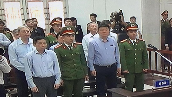 Tin tức - Hình ảnh mới nhất của ông Đinh La Thăng trong lần thứ 2 hầu tòa