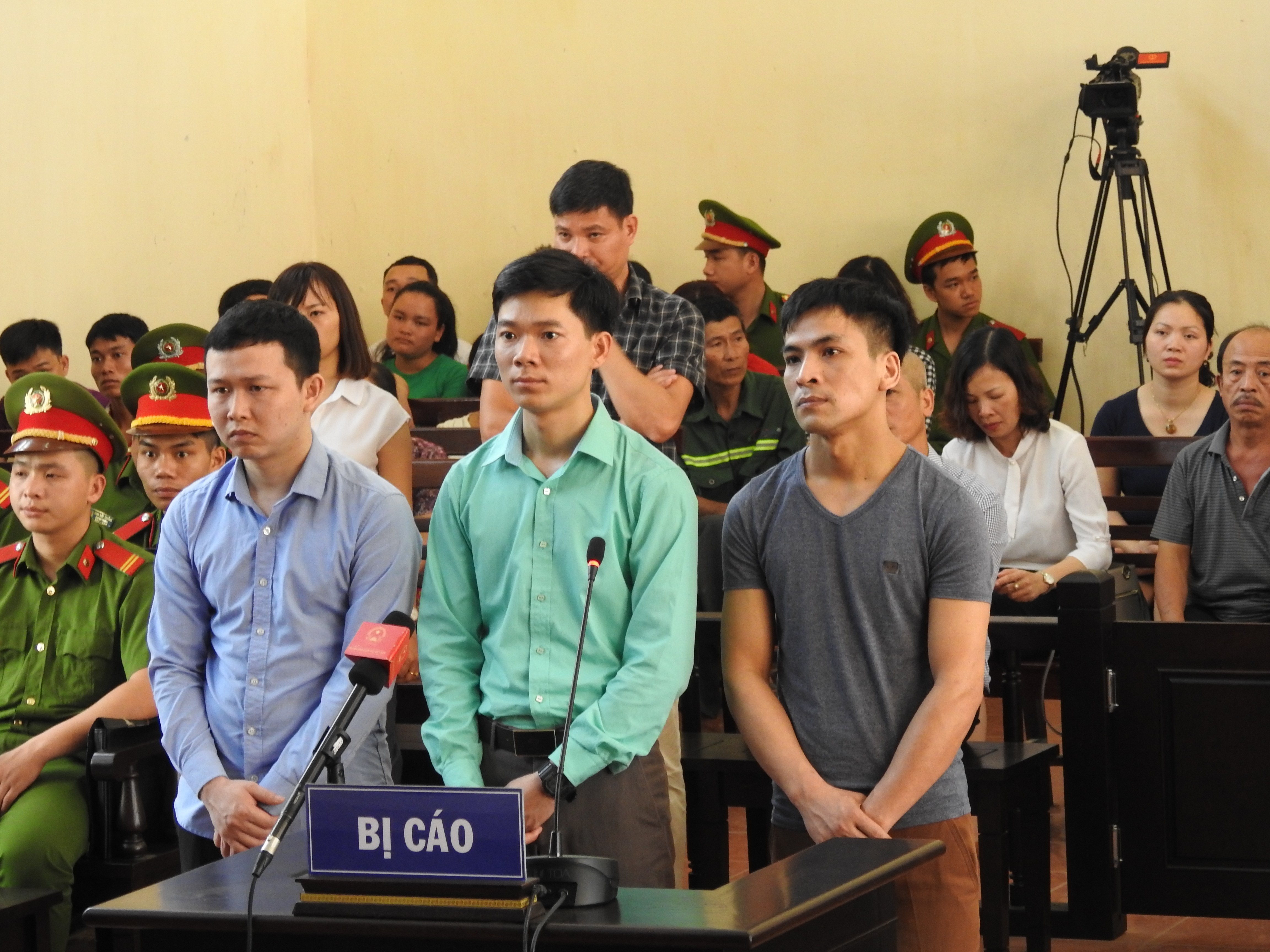 Tin tức - Hơn 15.000 chữ ký được tập hợp gửi tới phiên tòa xét xử BS Hoàng Công Lương