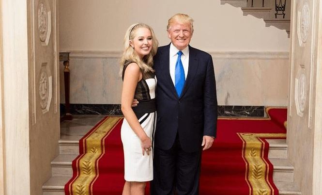Tin tức - Tiết lộ bất ngờ về cô con gái út gợi cảm của Tổng thống Donald Trump