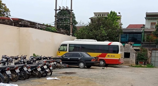 Tin trong nước - Tin tai nạn giao thông mới nhất ngày 14/3/2019: Tàu hỏa đâm nát ô tô ở Hải Dương, 2 người chết (Hình 3).