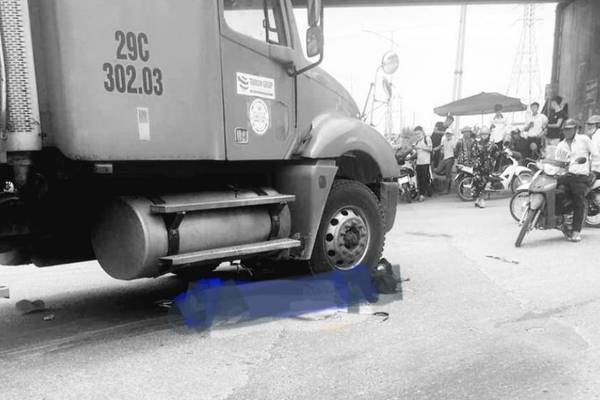 Tin trong nước - Tin tai nạn giao thông mới nhất ngày 12/6/2020: 2 nữ sinh lớp 10 bị container cán tử vong ở Bắc Giang