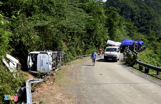 Tin trong nước - Tin tai nạn giao thông mới nhất ngày 29/7/2020: Nhiều lãnh đạo, cán bộ tỉnh Quảng Bình tử vong vụ lật xe thảm khốc