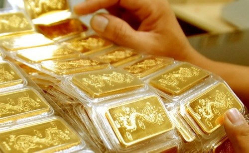 Kinh doanh - Giá vàng hôm nay 6/4/2021: Vàng SJC chênh lệch giá bán cao hơn giá mua 500.000/lượng