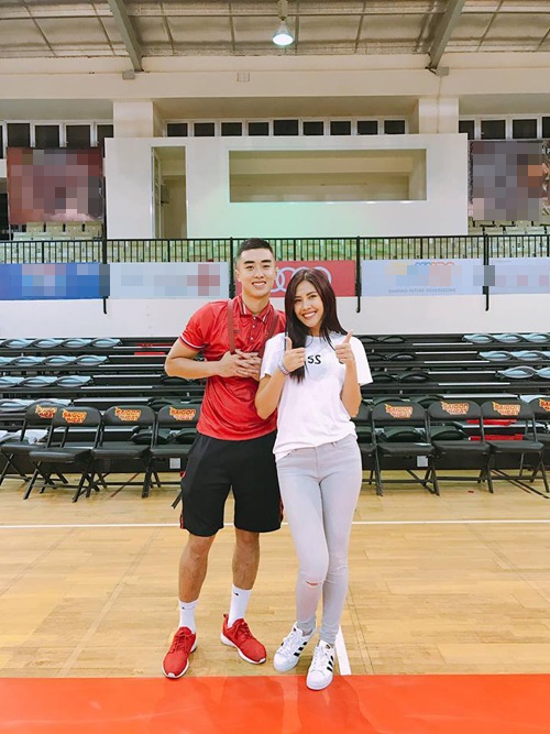 Tin tức giải trí - Hoa hậu Nguyễn Thị Loan vướng tin đồn hẹn hò với ngôi sao bóng rổ Tuấn Tú