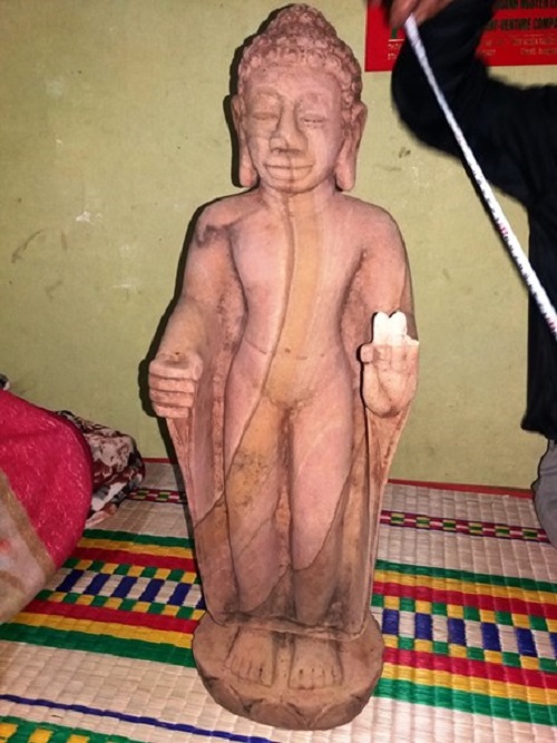 Tin trong nước - Phát hiện bức tượng lạ trong lúc đào vườn nghi cổ vật ở Huế