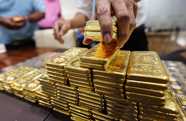 Kinh doanh - Năm 2018, giá vàng thế giới có thể tăng 1.500 USD (Hình 2).