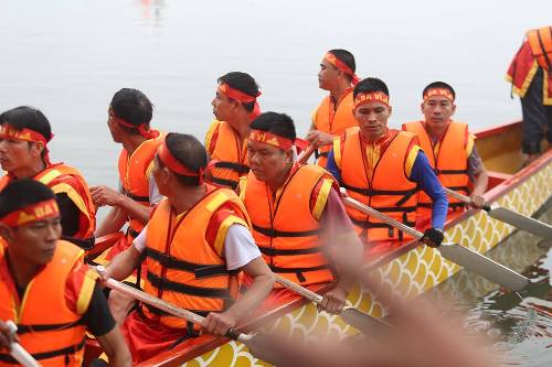 Tin trong nước - Lần đầu tiên Hà Nội tổ chức Lễ hội bơi chải thuyền rồng trên hồ Tây (Hình 2).